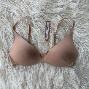 Skims Wireless Super Push up Bra Clay Size 36B